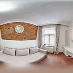Central Modern 1Br Apartment & Parking